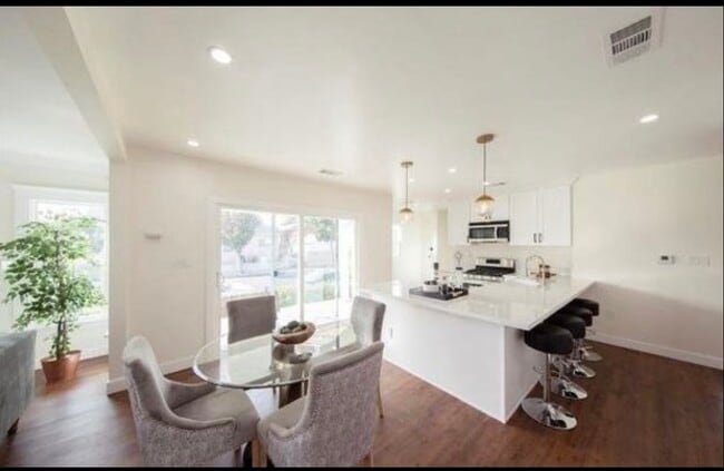 Photo - 4279 Walton Ave