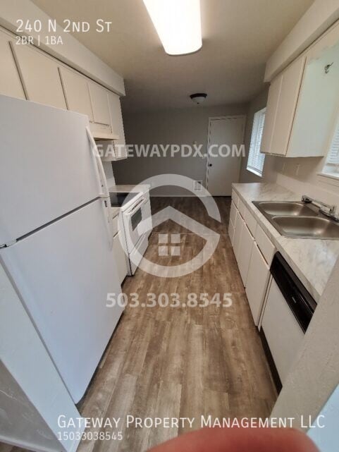 Photo - 240 N 2nd St