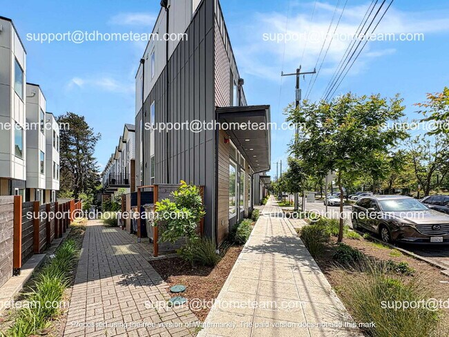 "Charming 3-Bed Townhouse Retreat on Beacon Ave with Spacious 1398 sq ft Layout!"