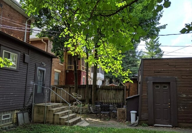 Building Photo - 70 E Northwood Ave Rental