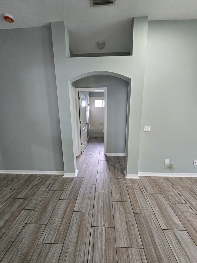 Photo - 1124 Lumsden Pointe Blvd