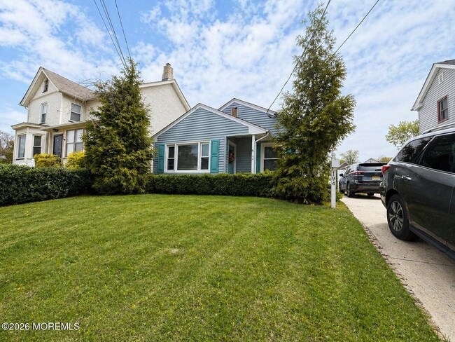 Building Photo - 194 2nd St