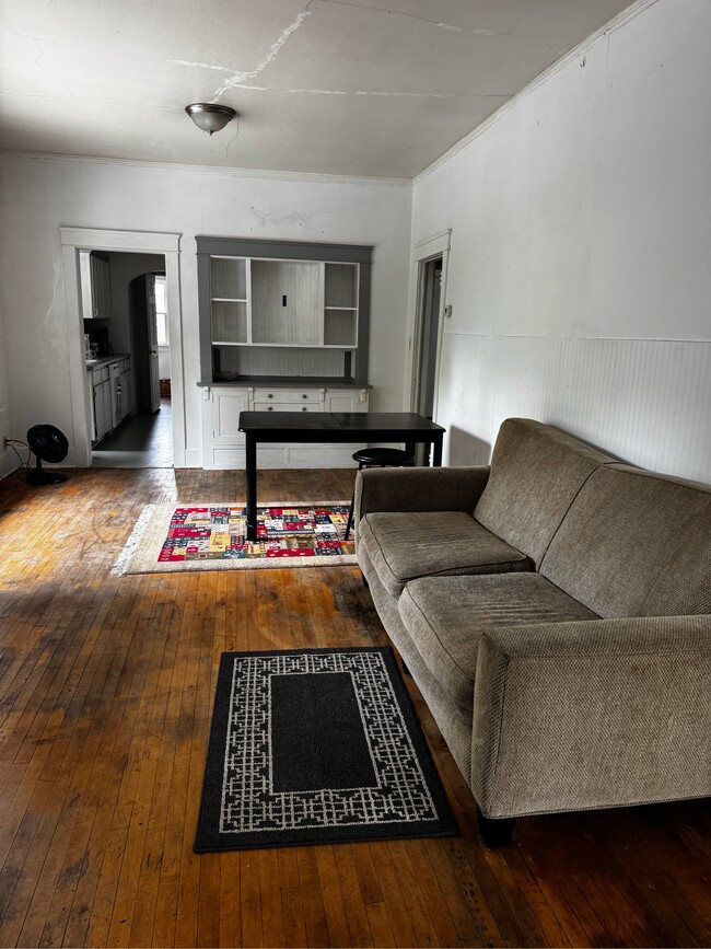 Photo - 810 NE Michigan St