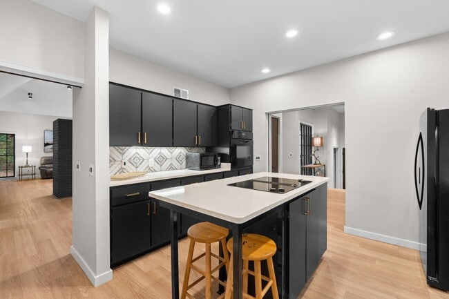 Photo - 211 Wendwood Dr