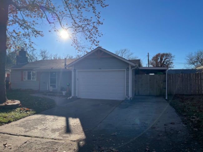 Photo - 609 Edgewood Dr