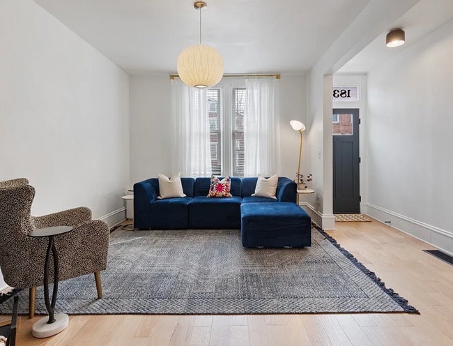 Photo - 1835 Locust St