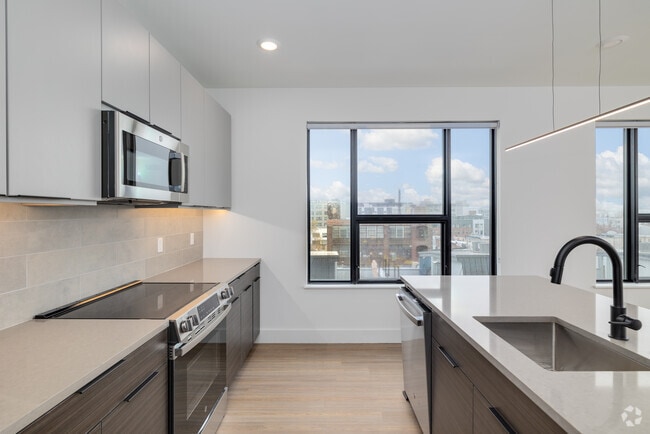 2BR, 1BA - 889SF - Kitchen