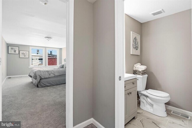 Photo - 415 N Bradford St