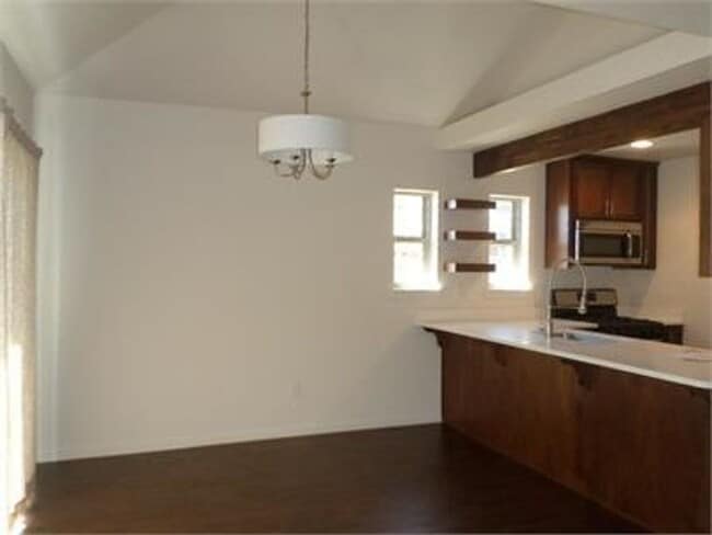 Photo - Stunning town home in the Ridgeview Place ...