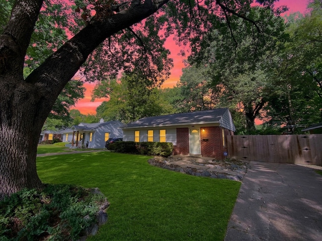 Building Photo - 3 bed, 1 bath in Colonial Acres near Quince and Colonial