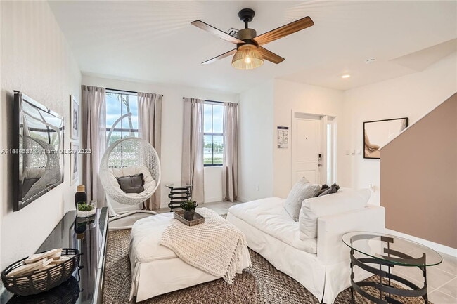 Photo - 409 NE 12th St