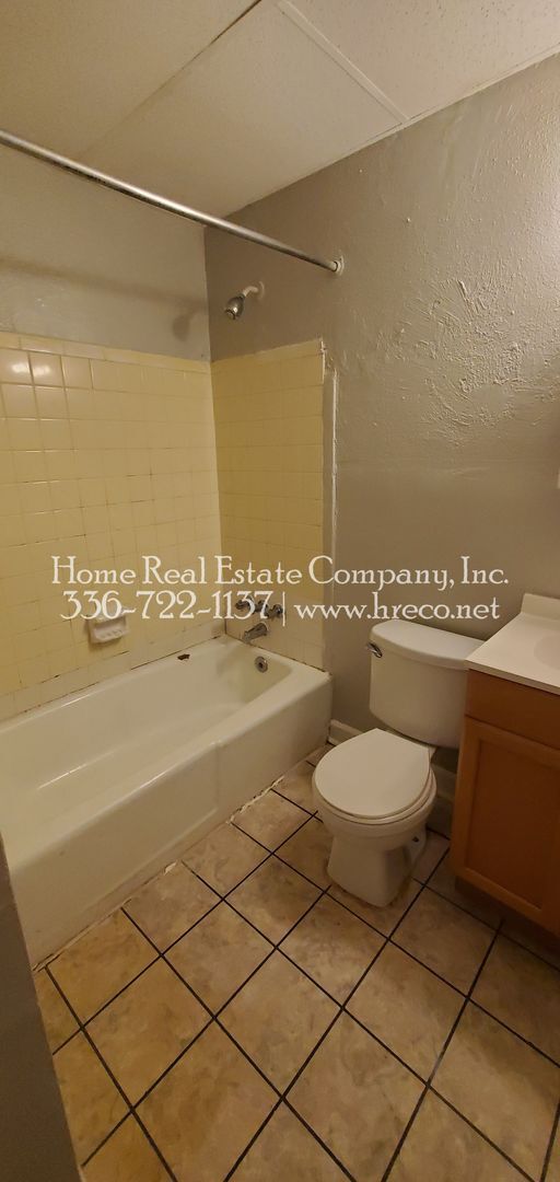 Photo - 1338 Gray Ave NE Unidad 1338-A