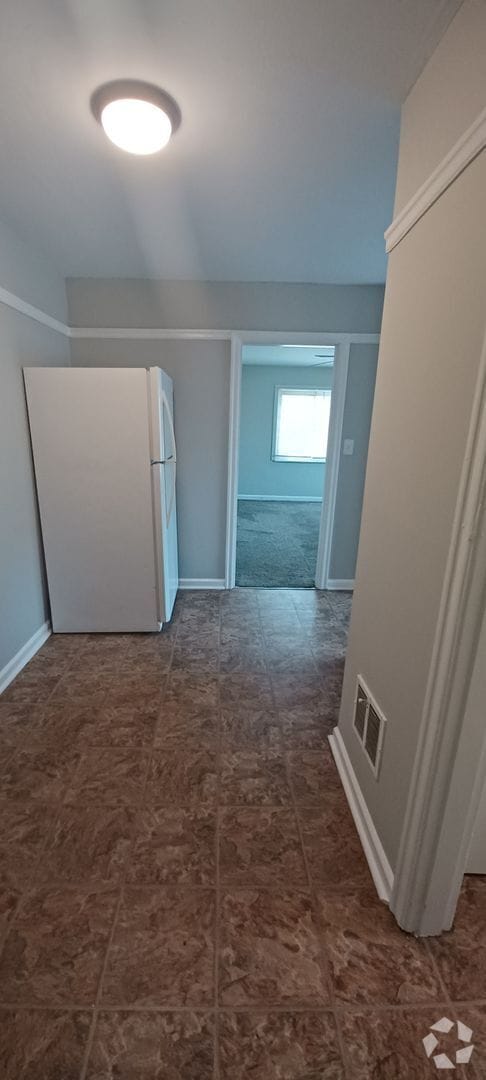 Building Photo - Beautiful 1 bedroom apartment close I-675 Unit 237 - D