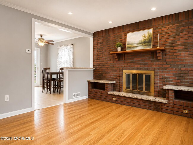 Photo - 162 Seabreeze Way