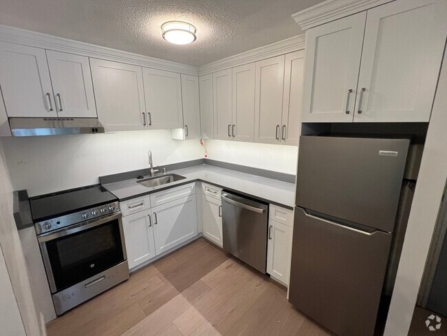 Building Photo - 100 Tremont St Unit 2G Rental