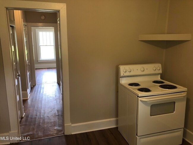 Photo - 495 Woodruff St