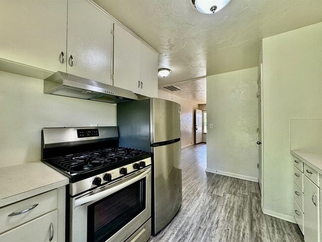 Photo - 528 N Baumann Ave