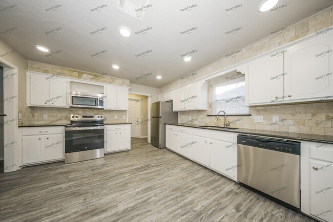 Photo - 20335 Palmer Rd