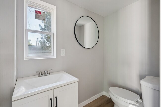 Photo - 890 E Ash St Unidad 4