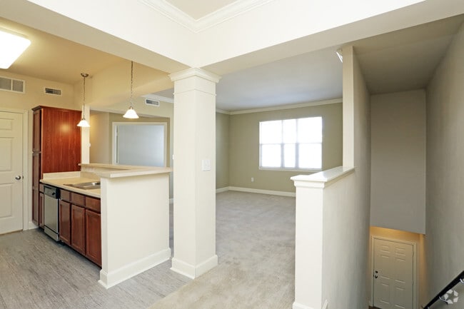 1BR + Den, 1BA - The Ashley/975 SF - Overview