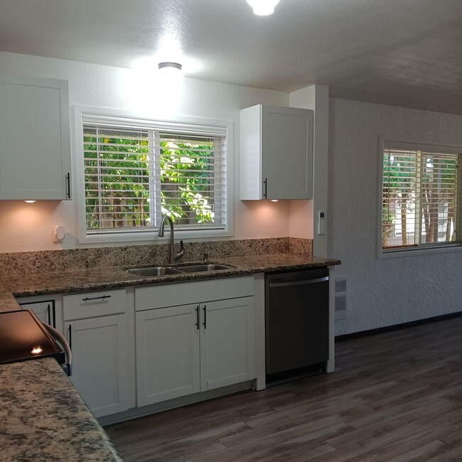 Photo - Best of Life!  Enjoy Home While Building Your Empire in Jefferson Oregon!