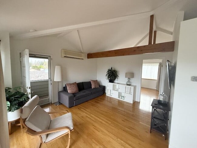 Photo - 14515 Clearview Dr