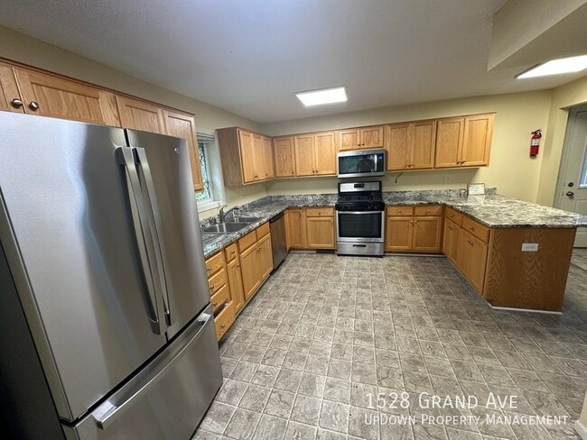 Photo - 1528 Grand Ave