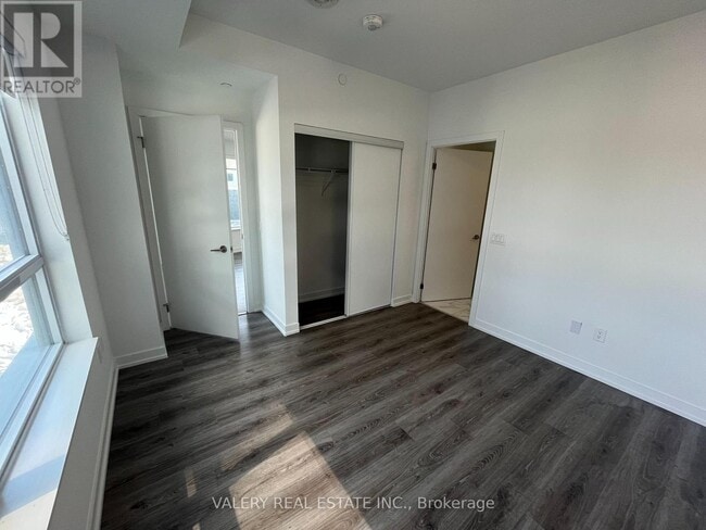 Photo - 1480 Bayly St Unit 307