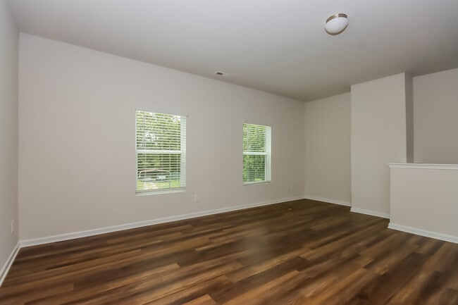 Photo - 196 Sharon School Rd