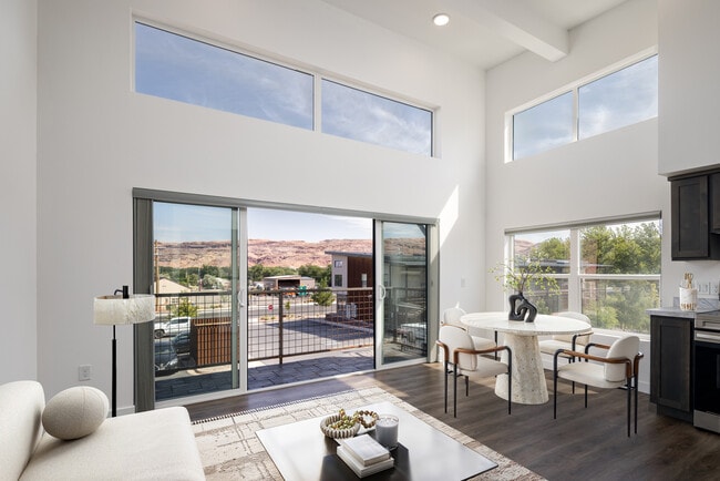 Building Photo - 443 Kane Creek Blvd