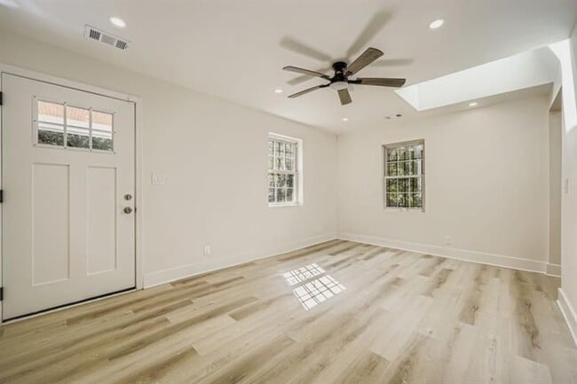 Photo - 3099 Delowe Dr