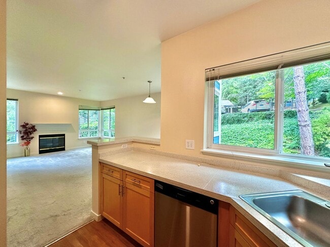 Building Photo - Beautiful 2BR|2BA with Washer and Dryer, T... Rental