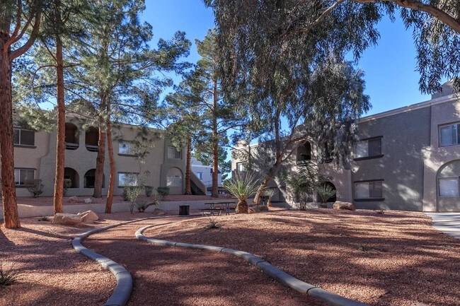 Sequoia Meadows - Sequoia Meadows Apartments