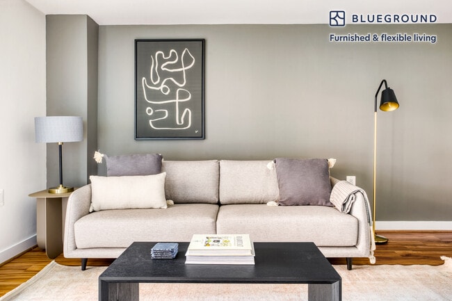 Photo - 2500 Clarendon Blvd Unidad FL5-ID519