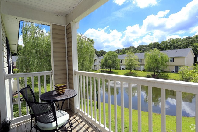 The Boone Garden: 2Bd/2Ba