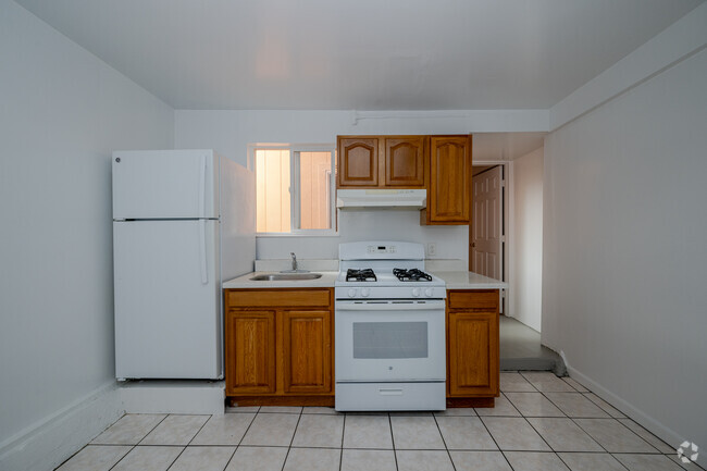 Building Photo - 1851 42nd Ave Unit #B Rental