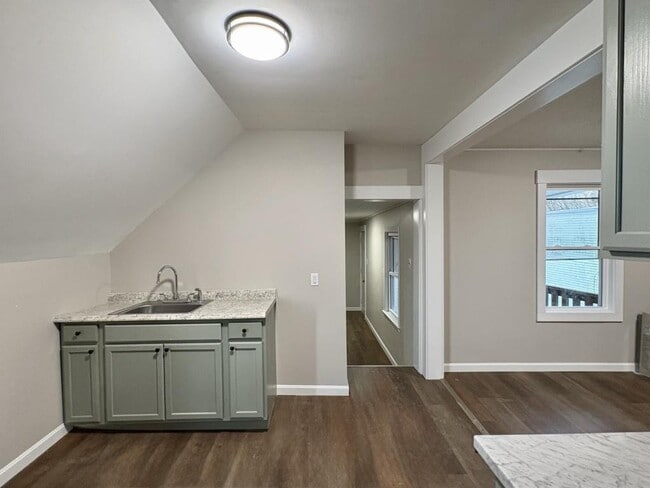 Photo - 28 Bartlett St