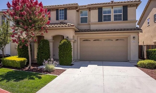 Photo - $4195.00 - Gorgeous and Ready for Move-In! Spacious 4 Br / 2.5 Ba in South Gilroy