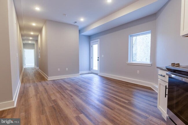 Photo - 3965 Lancaster Ave Unidad 101