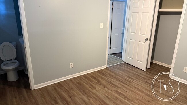 Photo - RATE DROP ALERT (was $2300/month)!