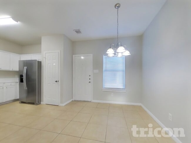 Photo - 11335 Carla St