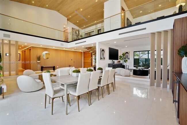 Photo - 3251 NE 164th St