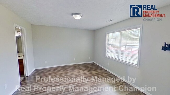 Photo - 2BD/2BA Home with Fenced Back Yard