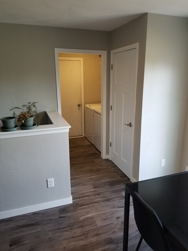 Photo - 2550 Greenwood Dr