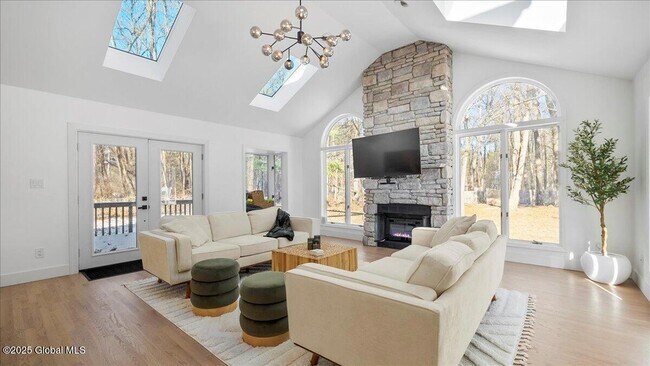 Photo - 95 Meadowbrook Rd