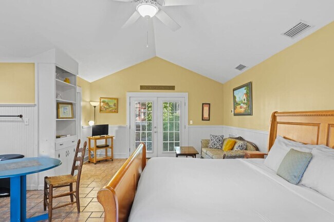 205 SE 7th St Unit SI ID1359136P