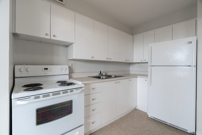 Building Photo - 310 Niska Road