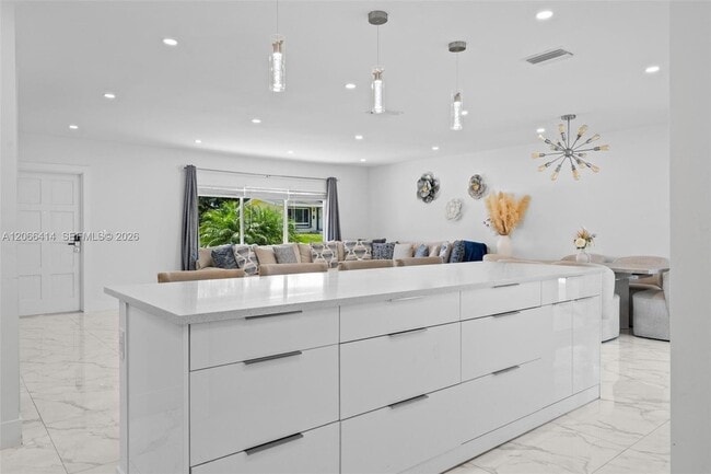 Photo - 669 NW 15th Ave