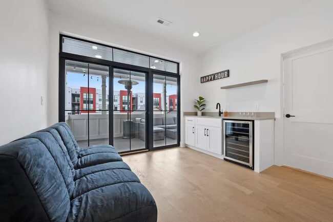 Photo - 990 N 6th St Unit ID1265640P