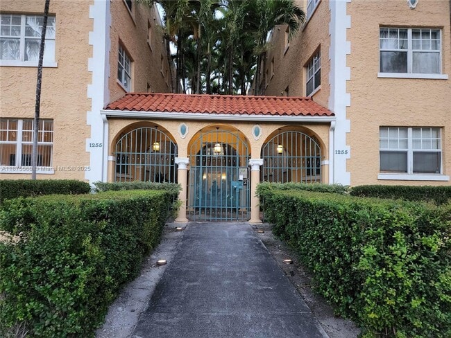 Building Photo - 1255 Pennsylvania Ave Unit 311 Rental
